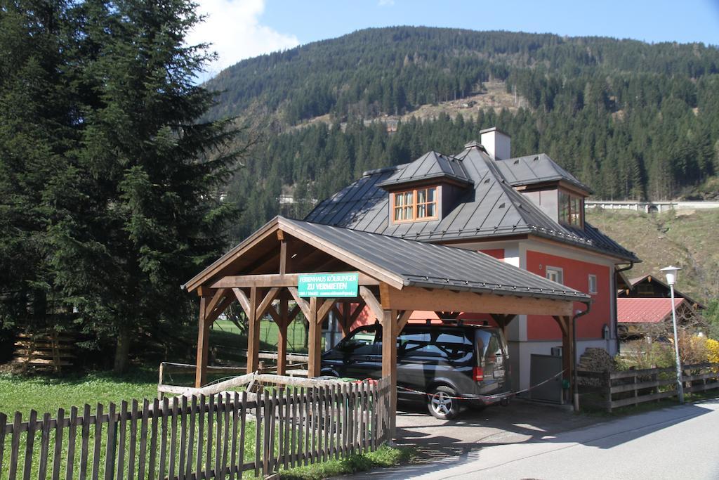 Villa Schnuck - Das Rote Ferienhaus Bad Gastein Exterior photo