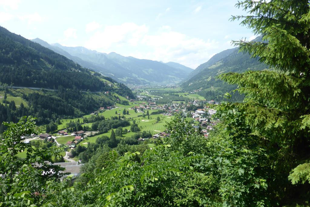 Villa Schnuck - Das Rote Ferienhaus Bad Gastein Exterior photo